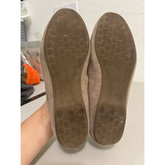 Birdies Beige Suede Slip On Flats Loafers Sz 8.5 - Picture 6 of 7